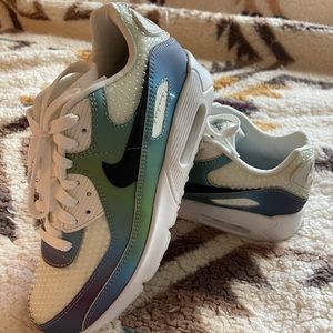 Nike Air Max youth size 6, Women’s 7.5 EUC